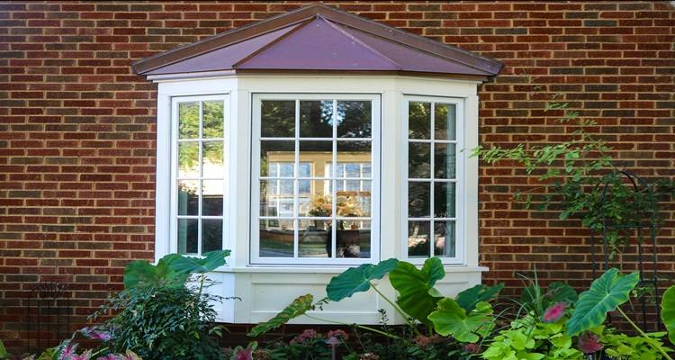 bay window red roof
