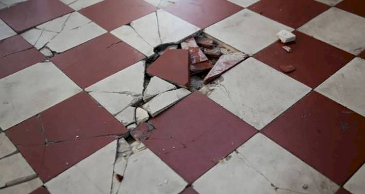 cost of removing broken floor tiles